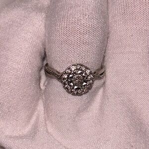 10K White Gold Diamond Halo Ring size 7